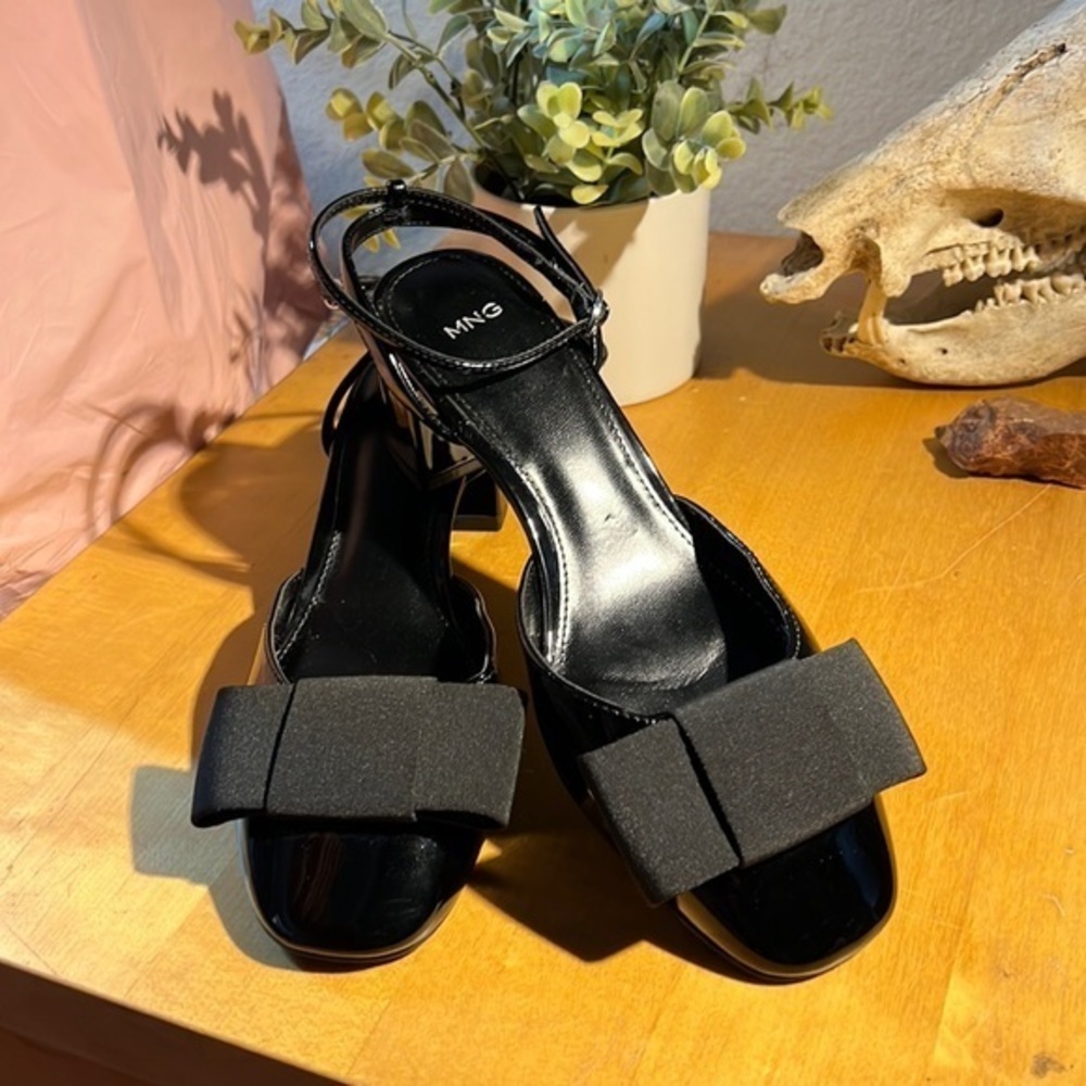 MNG black block heal ankle strap patent leather Mary Jane size US 7/37